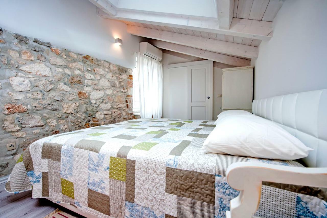 Apartment And Studio Ca' 3 Vie Rovinj Kültér fotó