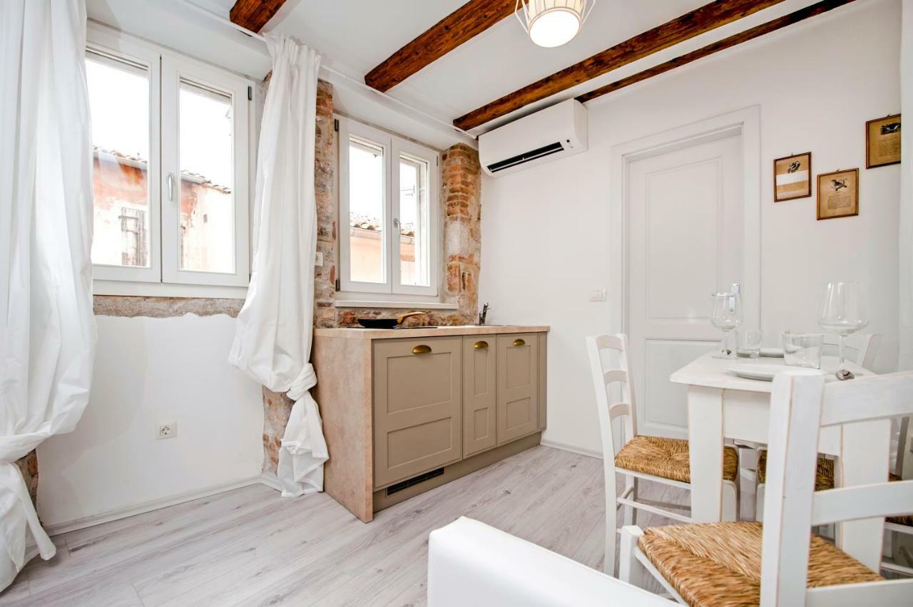 Apartment And Studio Ca' 3 Vie Rovinj Kültér fotó