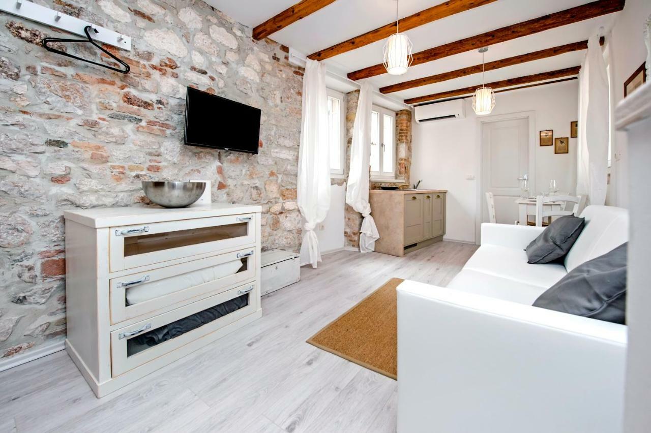 Apartment And Studio Ca' 3 Vie Rovinj Kültér fotó