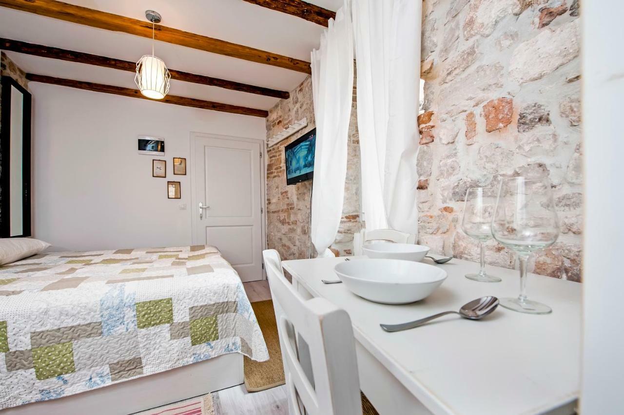 Apartment And Studio Ca' 3 Vie Rovinj Kültér fotó