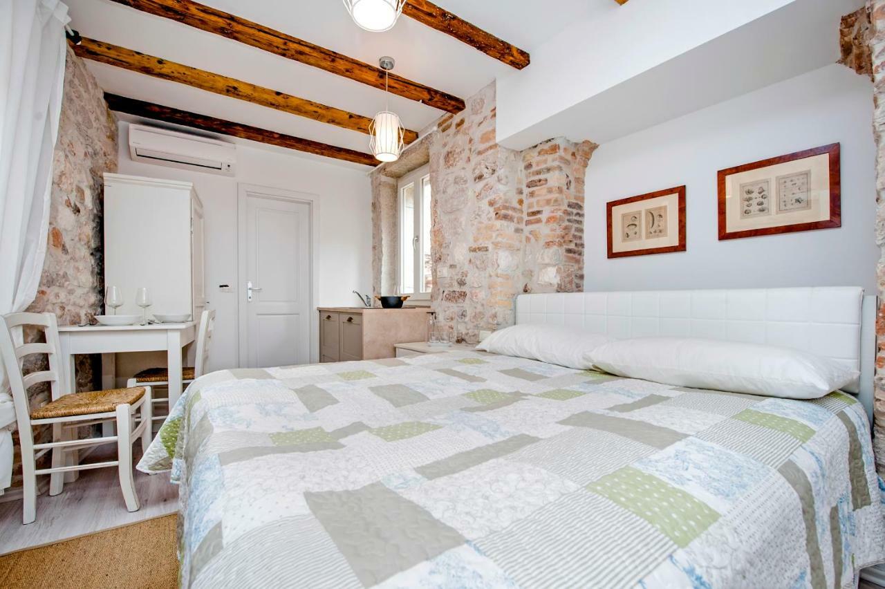 Apartment And Studio Ca' 3 Vie Rovinj Kültér fotó