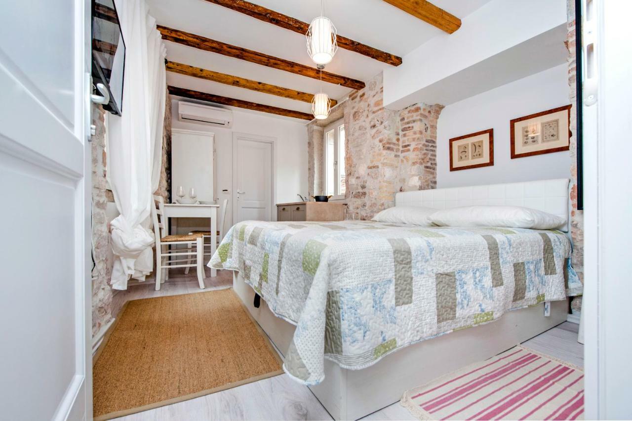 Apartment And Studio Ca' 3 Vie Rovinj Kültér fotó