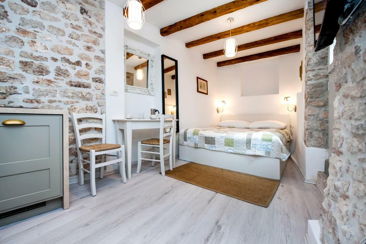 Apartment And Studio Ca' 3 Vie Rovinj Kültér fotó