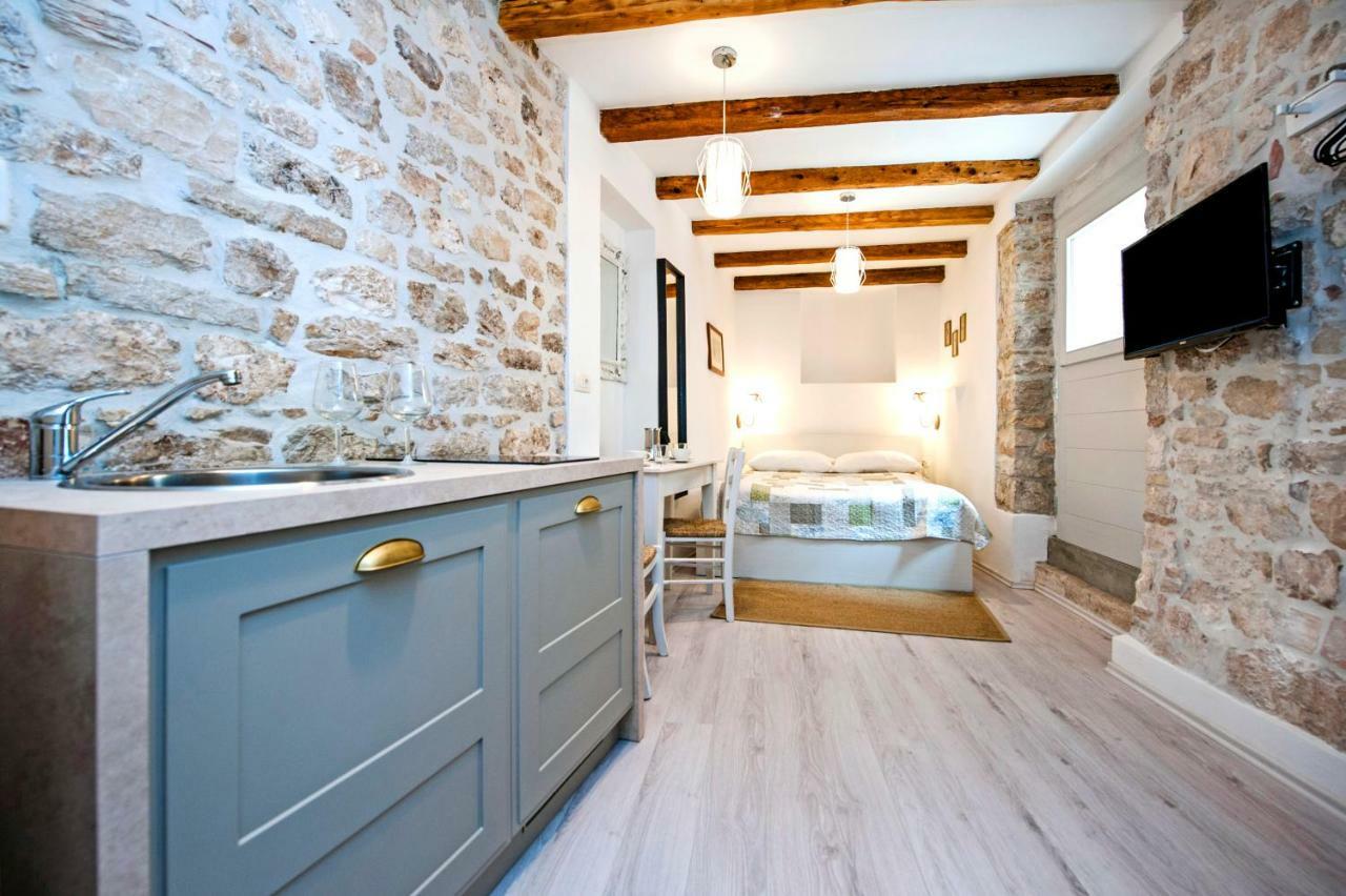 Apartment And Studio Ca' 3 Vie Rovinj Kültér fotó